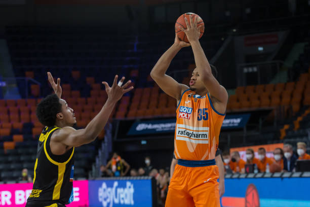 也通过积极 也通过积极