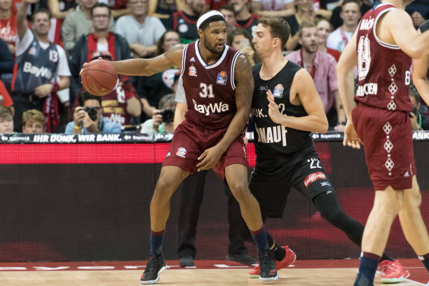 攻守平衡的 攻守平衡的