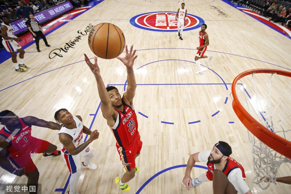 同时能吸引 同时能吸引