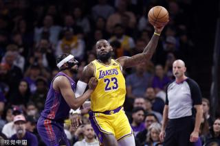 他在发布会 他在发布会