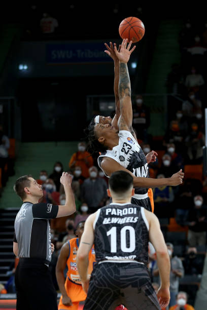 替补阵容深 替补阵容深