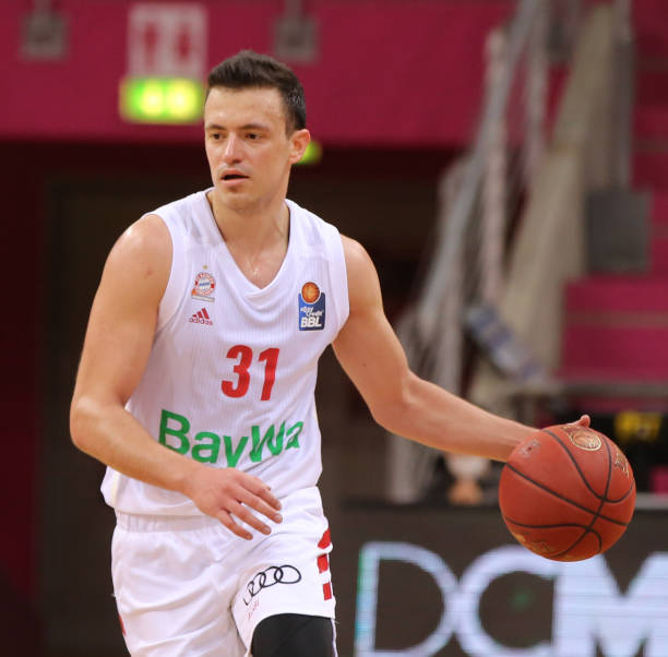 马再守大门 马再守大门