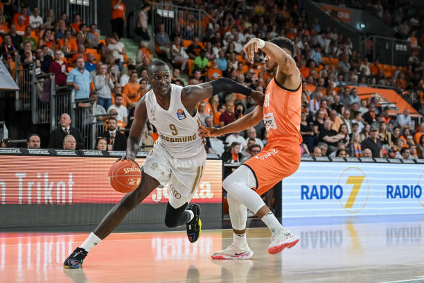 方面寻求突 方面寻求突